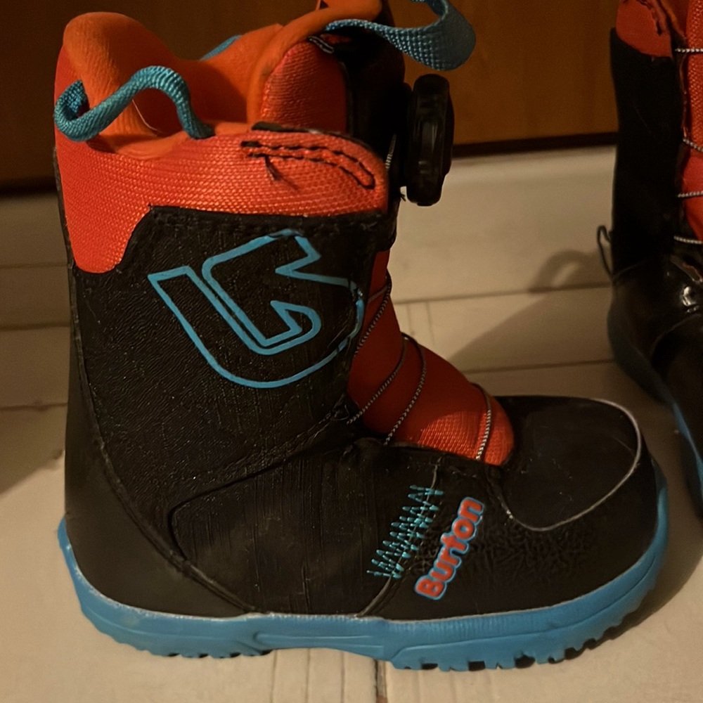 Kids snowboarding boots
